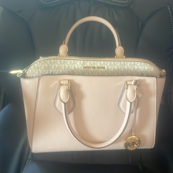 Michael Kors blush pink bag - Picture 2 of 14